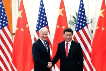 Joe Biden tient un appel tard dans la nuit avec Xi au milieu des craintes que les tensions ne « virent au conflit »