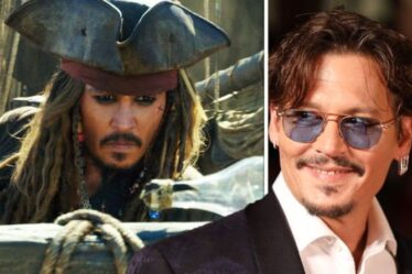 Johnny Depp joue le rôle de Jack Sparrow dans Pirates des Caraïbes au festival du film – REGARDER