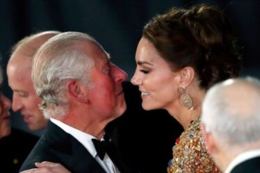 Kate Middleton et le prince Charles montrent de l'affection car ils semblent être «beaucoup plus proches»