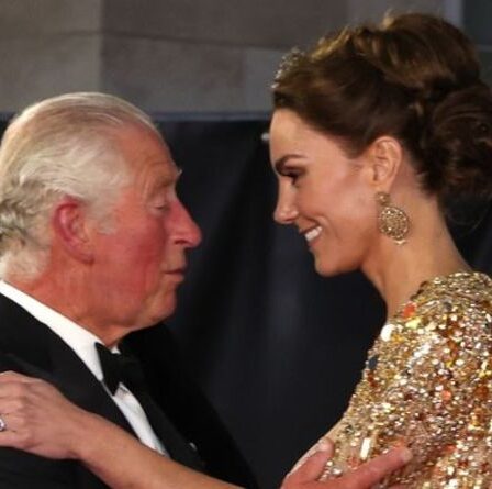 Kate Middleton partage un doux moment avec 'grand-père' Charles sur le tapis rouge de James Bond