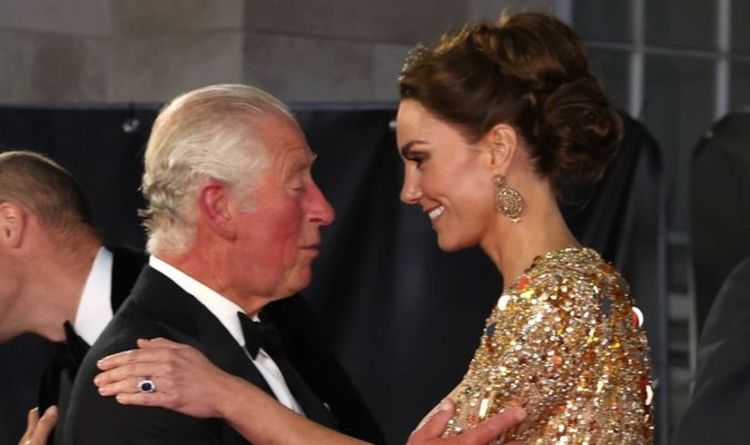 Kate Middleton partage un doux moment avec 'grand-père' Charles sur le tapis rouge de James Bond