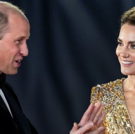 Kate et le prince William franchissent la ligne alors qu'ils « cassent le protocole royal » lors du dernier événement