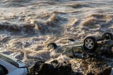 L'Espagne inondées EN DIRECT: Des voitures balayées en Méditerranée par des torrents déchaînés - 28 zones et touristes alertés