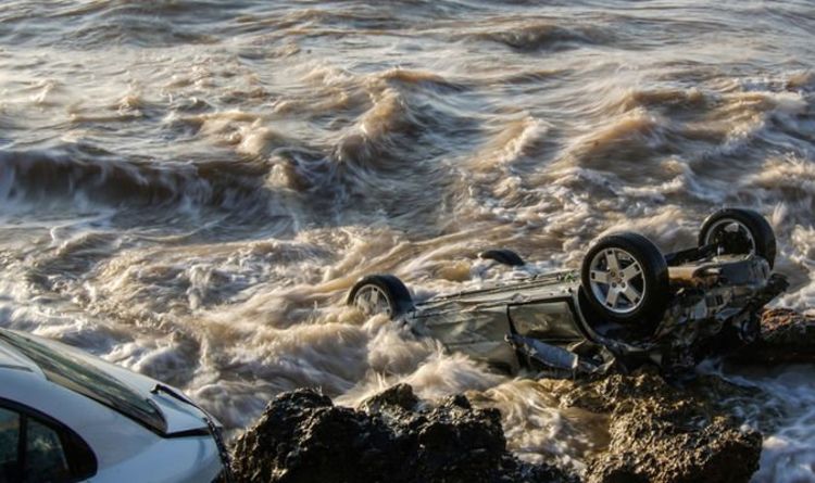L'Espagne inondées EN DIRECT: Des voitures balayées en Méditerranée par des torrents déchaînés - 28 zones et touristes alertés