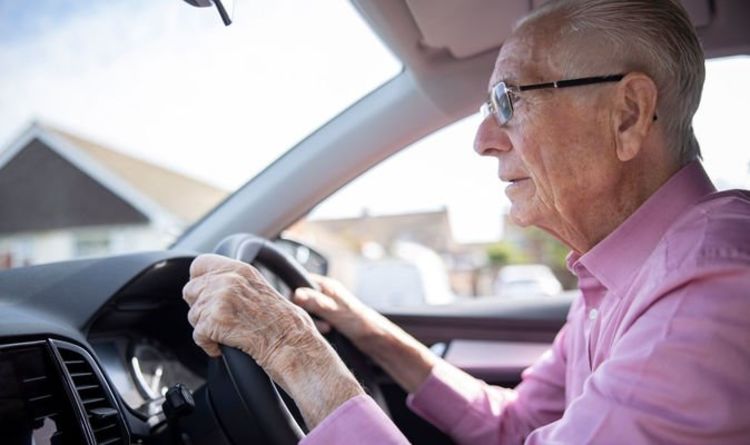 La DVLA émet un avertissement de sécurité urgent avec les conducteurs âgés qui devraient être les plus touchés