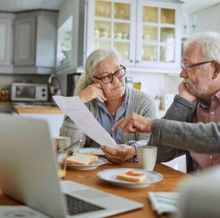 La pension de l'État devrait augmenter de 300 £ par an après la suppression du triple verrou