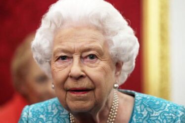 La reine s'apprête à remettre des médailles aux «héros» qui ont aidé aux évacuations d'Afghanistan