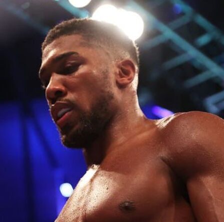 La réponse sarcastique d'Anthony Joshua après que les tableaux de bord des juges confirment la perte d'Oleksandr Usyk