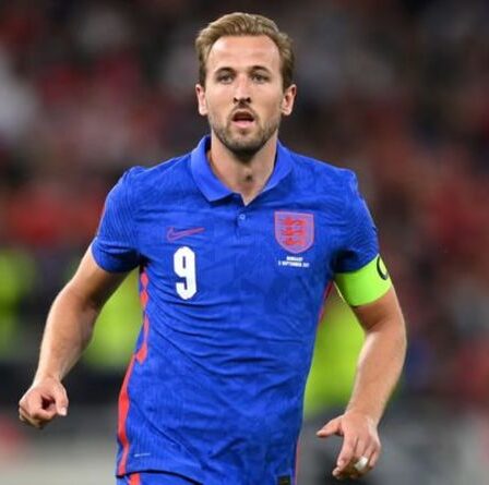 La star de l'Angleterre Harry Kane appelle la FIFA à "serrer fort" contre la Hongrie après des chants racistes