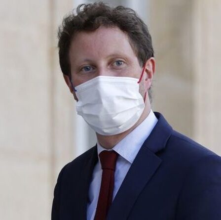 L'acolyte de Macon se vante que l'Europe a livré "20 millions" de vaccins aux pays pauvres