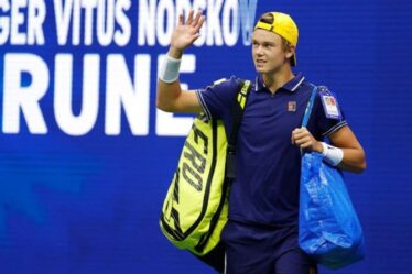 L'adversaire de Novak Djokovic à l'US Open se déchaîne sur les réseaux sociaux après avoir apporté un sac IKEA sur le terrain