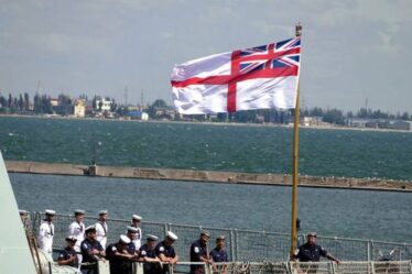 Le chef de la Royal Navy frappe à la BBC's Vigil et dit que les gens apprendront bientôt la «vérité» des sous-marins