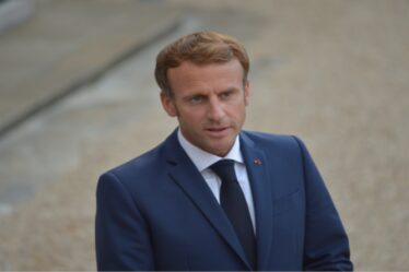 Le "chiot d'attaque" d'Emmanuel Macron frappe amèrement le Royaume-Uni pour "être revenu sur les genoux des États-Unis"