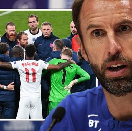 Le patron de l'Angleterre, Gareth Southgate, réplique à la discussion sur le contrat – "Ils ne sont pas dérangés"