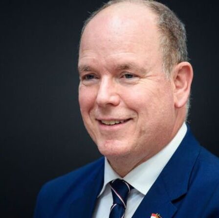 Le prince Albert dément les rumeurs sur "l'exil" de Charlene en Afrique du Sud