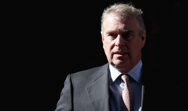 Le prince Andrew, à l'esprit vif, sauve un chien d'une mort imminente en Écosse lors de tensions juridiques