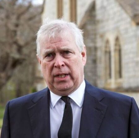 Le prince Andrew profite d'un déjeuner isolé avec la reine au milieu de la tempête du scandale Epstein