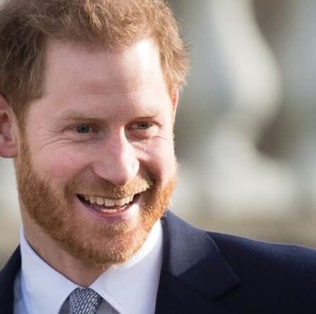 Le prince Harry "courageux" a salué sa décision "audacieuse" alors que Duke affronte un "baril de poudre dangereux"