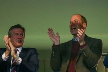 Le prince William profite d'une soirée spéciale au match d'Aston Villa alors que le documentaire de Philip est diffusé