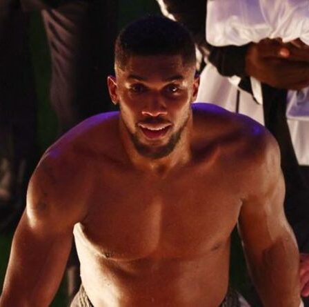 Le promoteur de Tyson Fury prend les «biens endommagés» d'Anthony Joshua mais dit que le combat est toujours possible