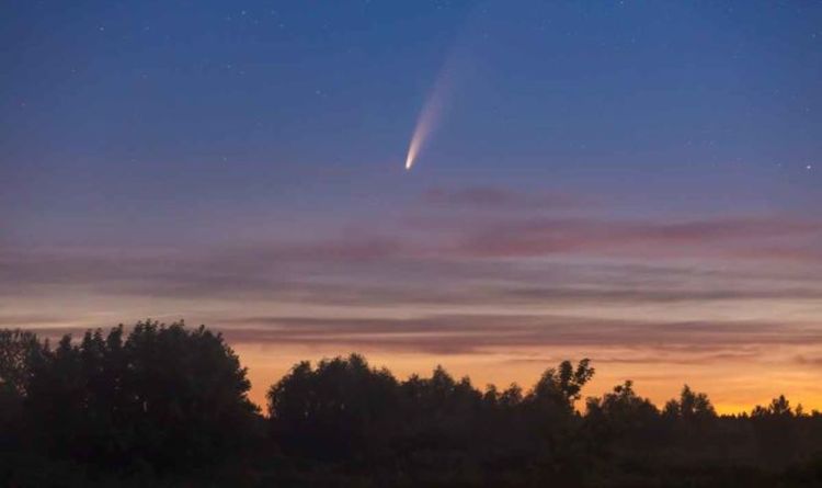 Les astronomes ravis alors qu'un météore illumine le ciel nocturne – une mystérieuse lumière bleue et un « boum » ressenti