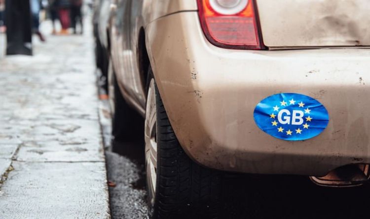 Les conducteurs claquent les changements de plaque d'immatriculation entrants sur l'autocollant britannique – « Interdire les plaques Euro en retour »