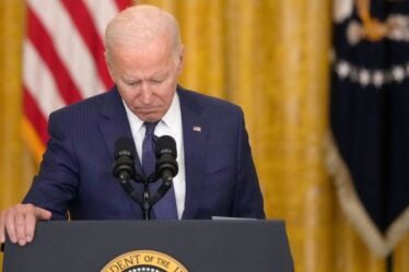 Les cotes d'approbation de Joe Biden s'effondrent au milieu des inquiétudes de la fermeture du gouvernement