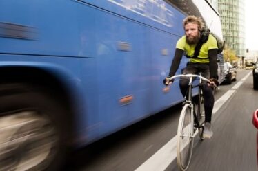 « Les cyclistes doivent être tenus responsables » : la colère face aux appels aux cyclistes à payer « une forme de taxe »