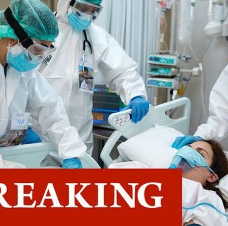 Les décès de Covid au Royaume-Uni montent en flèche de 30% en quelques jours alors que les craintes d'un nouveau verrouillage explosent