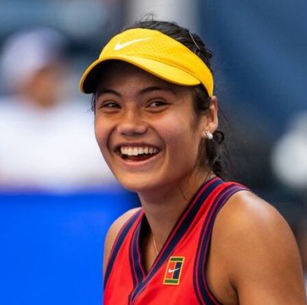 Les rivaux d'Emma Raducanu ont été avertis par Tim Henman alors que le Britannique scintillant fait les demi-finales de l'US Open