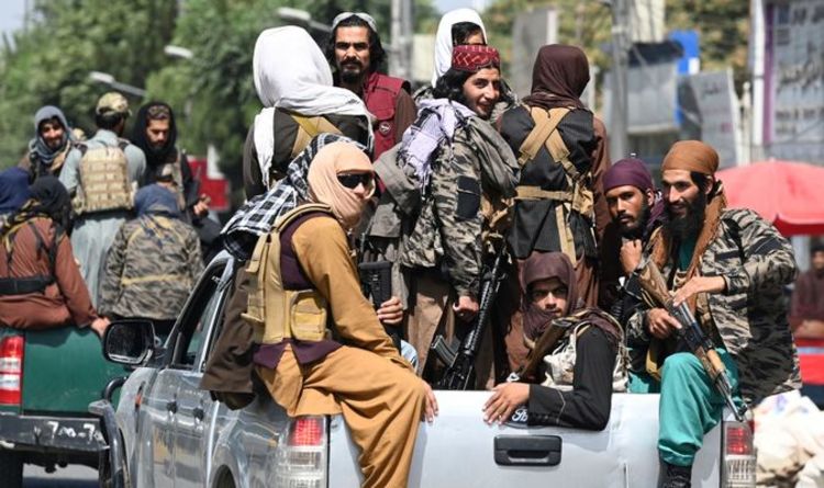 Les talibans prennent le contrôle de l'ambassade de Norvège en détruisant des bouteilles de vin et des livres pour enfants