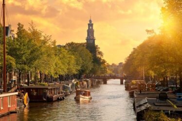Les touristes britanniques sont confrontés à de nouvelles règles de voyage lorsqu'ils se rendent aux Pays-Bas