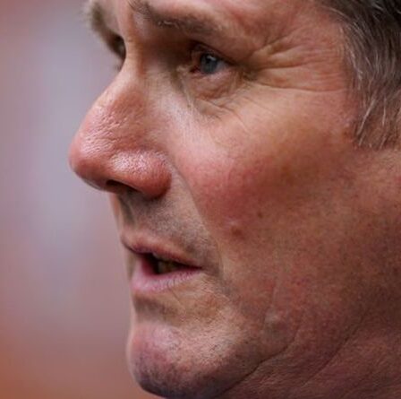 Les travaillistes humiliés pour «l'hypocrisie» après avoir rompu leur propre promesse de salaire minimum lors d'une conférence du parti