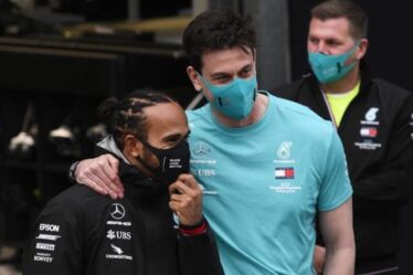 Lewis Hamilton et Toto Wolff organisent une réunion de crash de Max Verstappen avant le Grand Prix de Russie
