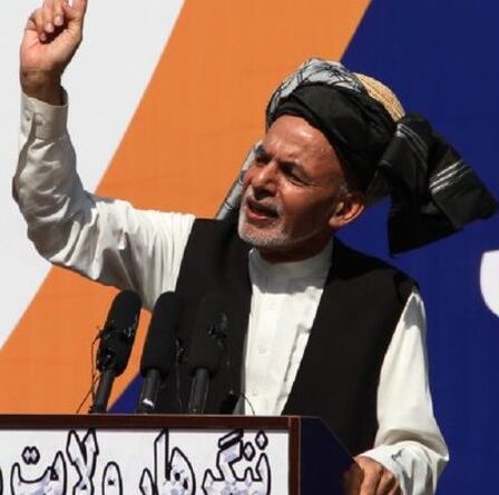 L'ex-président afghan Ghani nie furieusement avoir volé des millions de dollars américains en liquide