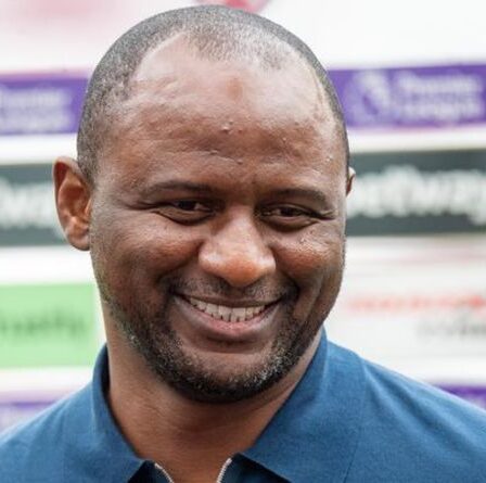 L'icône d'Arsenal Patrick Vieira admet qu'il a envisagé de déménager à Tottenham - "Nous avons eu une conversation"