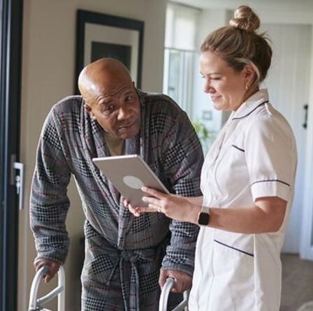 L'infirmière de l'hospice ne veut pas que les gens aient peur de la mort