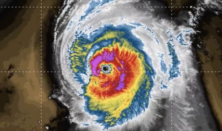 L'ouragan Larry "s'intensifie à nouveau" dans un avertissement majeur aux États-Unis - de superbes cartes