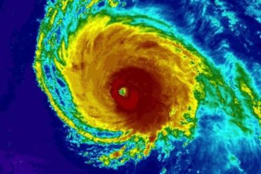 L'ouragan Sam met en garde contre les points chauds touristiques alors que la tempête de l'Atlantique devient « mise en danger de vie »
