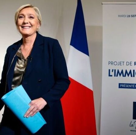 Marine Le Pen annonce "un plan complet pour reprendre le contrôle" avec la candidature au référendum sur l'immigration