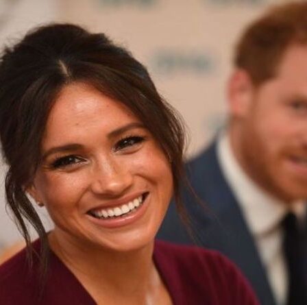 Meghan Markle suit le précédent de la famille royale avec l'utilisation du titre Sussex pour lancer Archewell