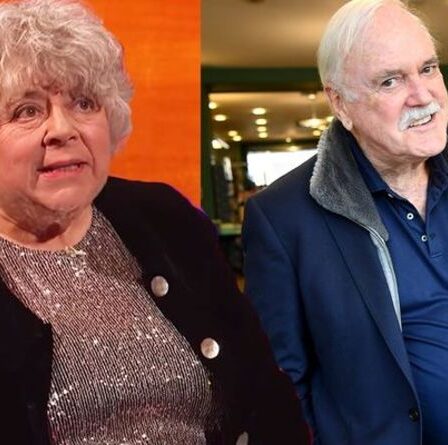 Miriam Margolyes fait rage contre John Cleese, Bill Oddie et Graham Chapman