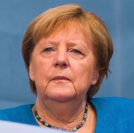 Ouverture des élections en Allemagne alors que le parti d'Angela Merkel gagne du terrain