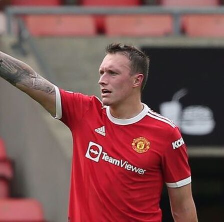 Phil Jones parle de "l'enfer des blessures" de Man Utd et détaille à quel point il était sur le point de prendre sa retraite