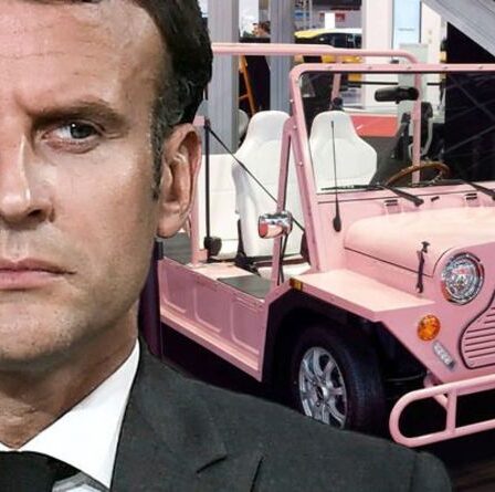 Plus de misère Macron alors que Mini Moke se dirige vers le Royaume-Uni dans un camouflet français « Coming home ! »