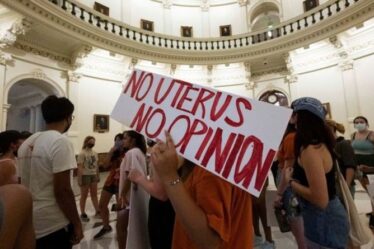 Pourquoi la nouvelle loi controversée sur l'avortement au Texas pourrait TOUJOURS être «détruite» devant les tribunaux américains