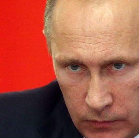 Poutine accusé de "campagne orchestrée" contre des journalistes "émotionnels" au milieu de la répression