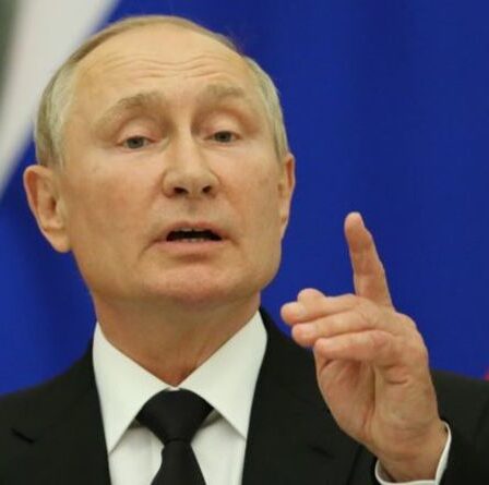 Poutine profite du chaos allemand alors que le Kremlin jette une menace effrayante sur Berlin