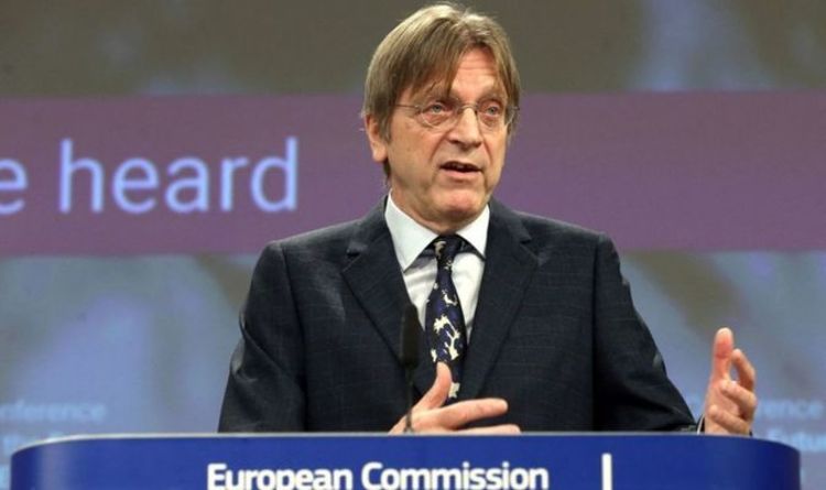 Quel mec!  Smug Verhofstadt se réjouit du "détournement" des BBC Proms avec des drapeaux de l'UE