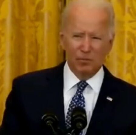 'Qu'est-ce qui se passe avec ce type ?!'  Un hôte australien se moque de Biden après sa dernière apparition bizarre